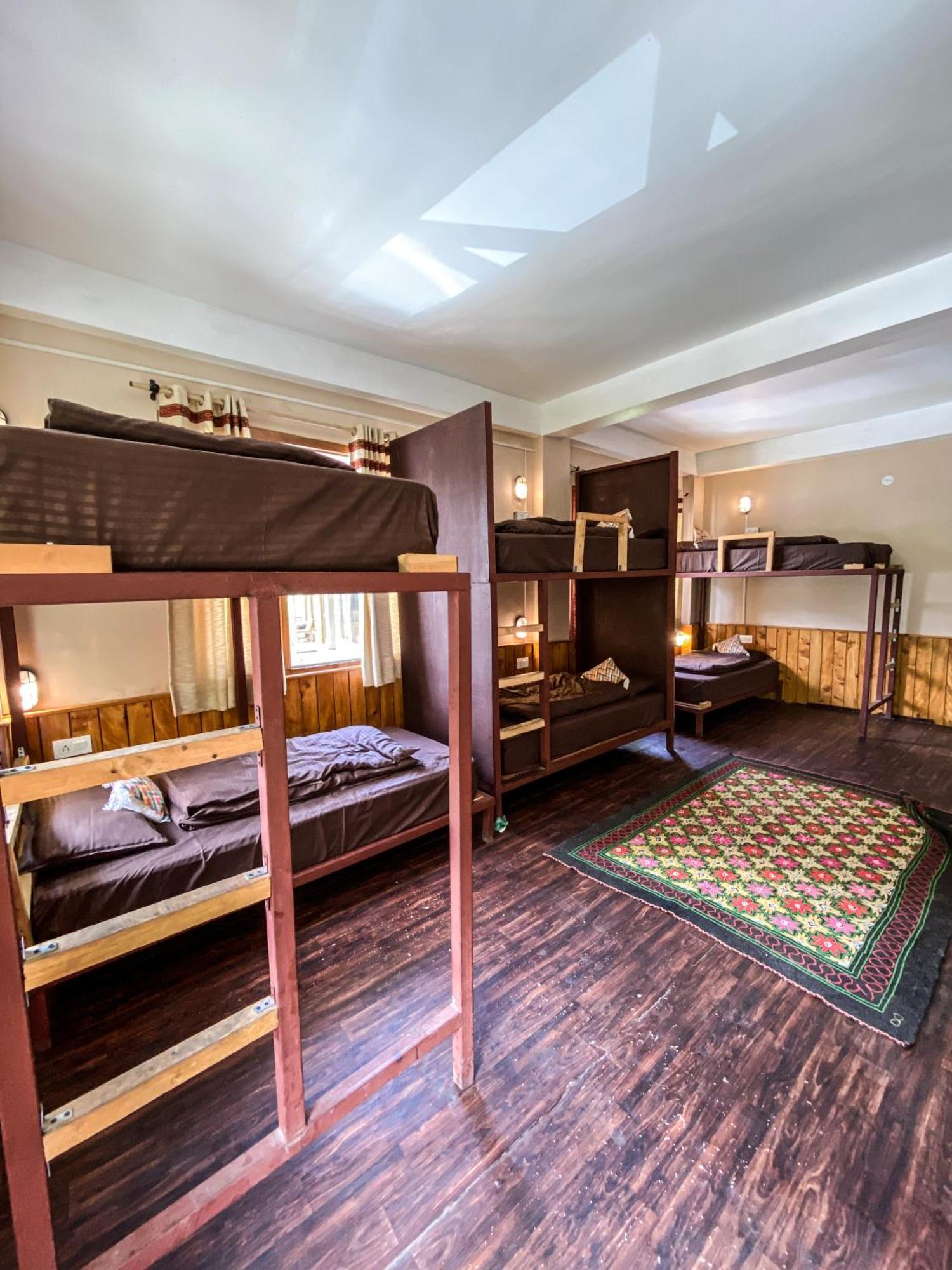 Thepahadians Food & Stay Jibhi Ngoại thất bức ảnh