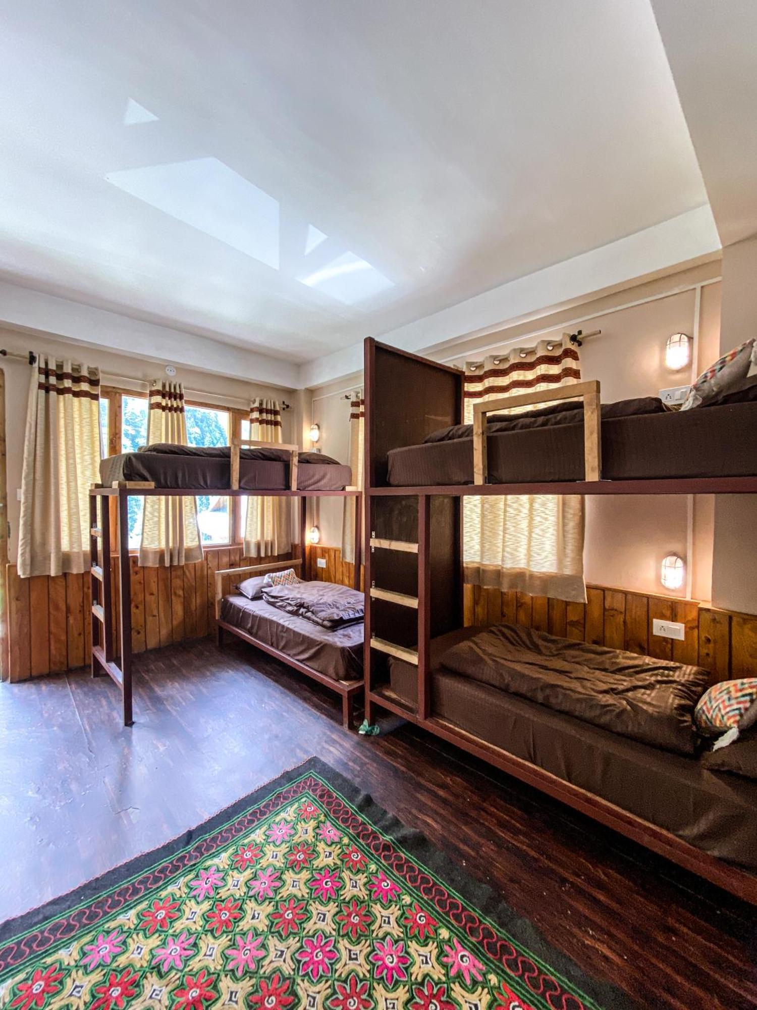 Thepahadians Food & Stay Jibhi Ngoại thất bức ảnh